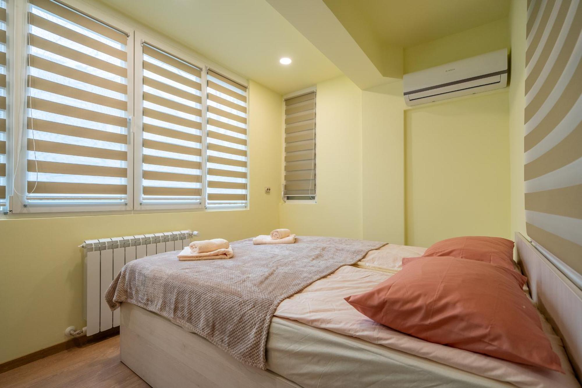 Top Location Central New & Spacious 3 Bdr Apt Medical Academy Sofia Buitenkant foto